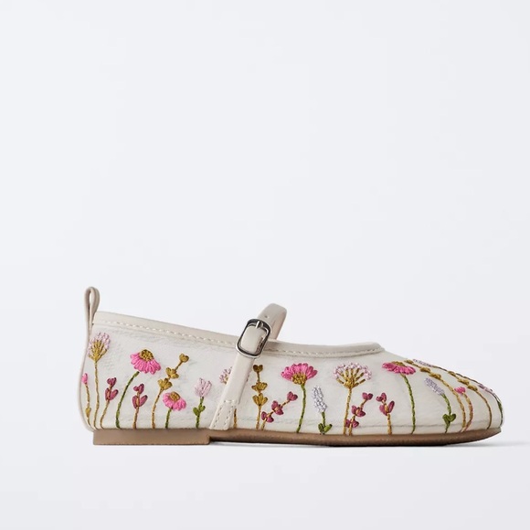 Zara Kids Cream Shoes with Pink Floral Embroidery - Picture 2 of 2